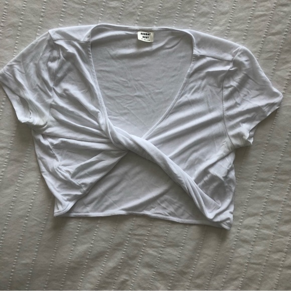 Brand new white Sunday Best Cassie T-Shirt - Picture 2 of 7